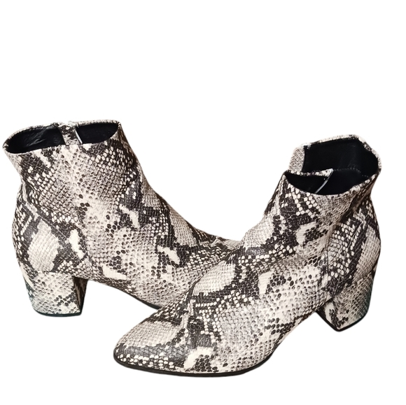 Steve Madden Dafnii Faux Snakeskin Pointy Toe Ankle Boots Ladies 8.5 Med EXOTIC - Picture 1 of 5